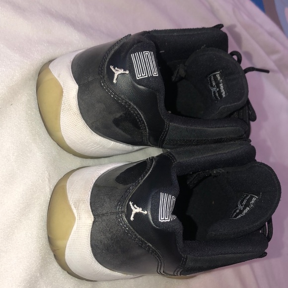 Low top air jordan 11’s - Picture 4 of 6